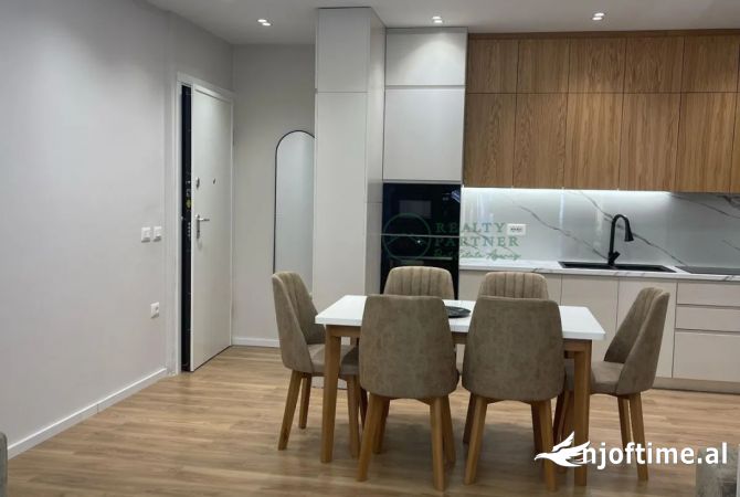 Shtepi me qera 2+1 ne Tirane - 800 Euro