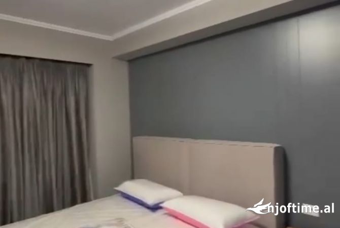 Shtepi ne shitje Apartament ne Tirane, 3+1, Mobilimi E mobiluar, Pagesa 318,000  Euro.