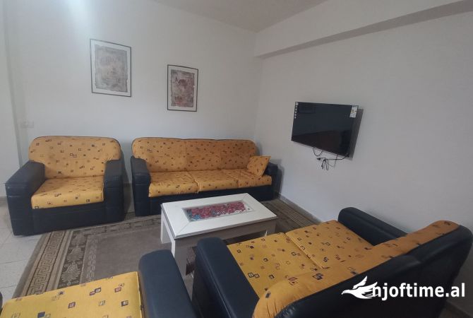 Shtepi me qera 1+1 ne Tirane - 380 Euro