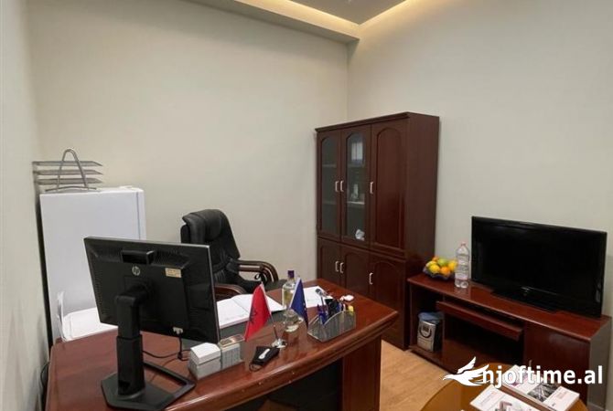 Ambient biznesi ne shitje 3+1 ne Tirane - 95,000 Euro