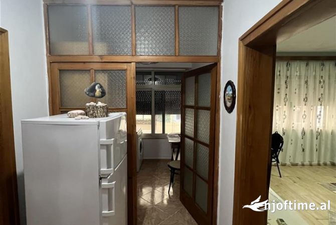 Shtepi ne shitje Apartament ne Tirane, 1+1, Mobilimi E mobiluar, Pagesa 153,000  Euro.