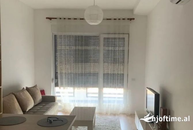 Shtepi me qera Apartament ne Tirane, 1+1, Mobilimi E mobiluar, Pagesa 550  Euro.