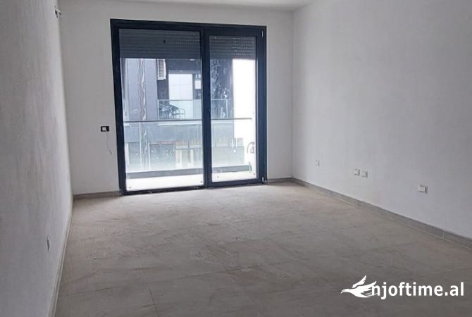 Ambient biznesi me qera 3+1 ne Tirane - 500 Euro