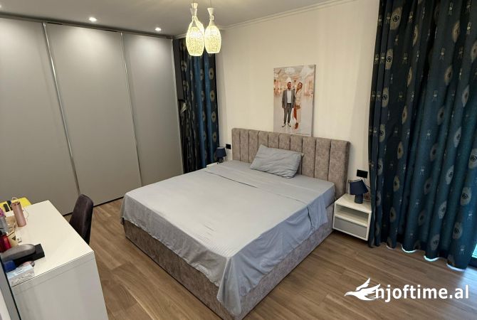 Shtepi me qera Apartament ne Tirane, 2+1, Mobilimi E mobiluar, Pagesa 1,700  Euro.
