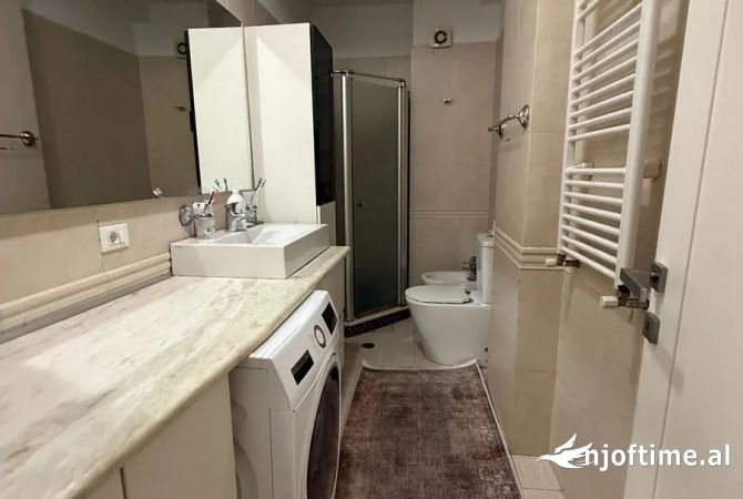 Shtepi ne shitje Apartament ne Tirane, 3+1, Mobilimi E mobiluar, Pagesa 310,000  Euro.