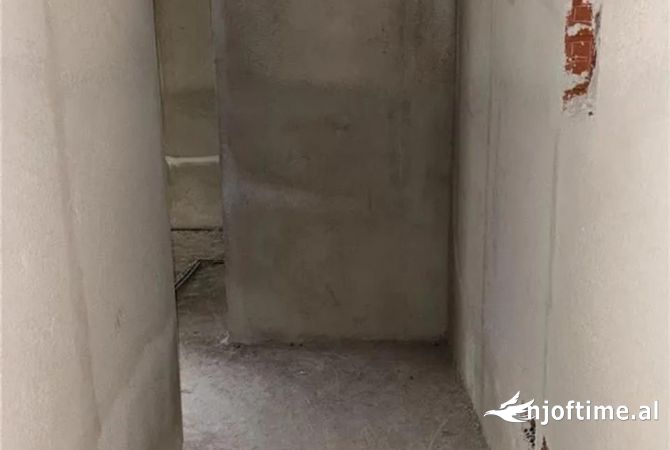 Shtepi ne shitje 1+1 ne Tirane - 65,000 Euro