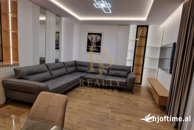 Shtepi me qera 2+1 ne Tirane - 1,200 Euro