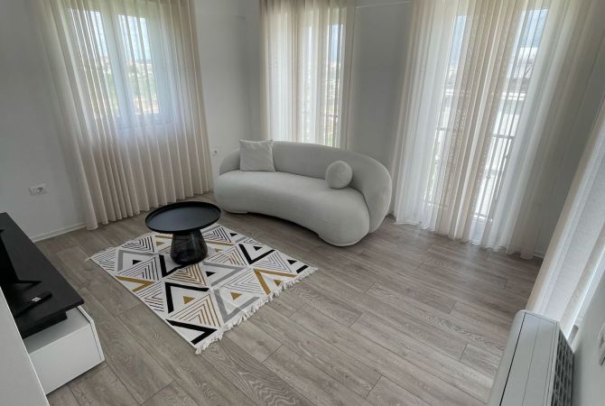 Shtepi me qera 4+1 ne Tirane - 2,000 Euro