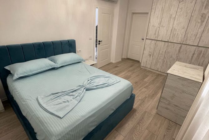 Shtepi me qera 4+1 ne Tirane - 2,000 Euro