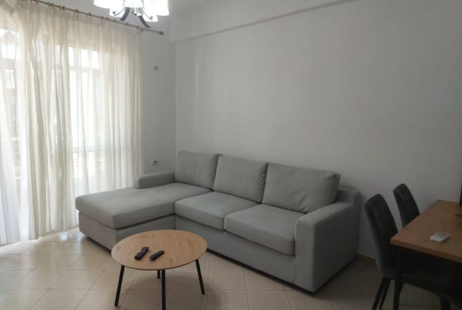Shtepi me qera 1+1 ne Tirane - 650 Euro