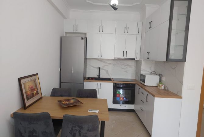 Shtepi me qera 1+1 ne Tirane - 650 Euro
