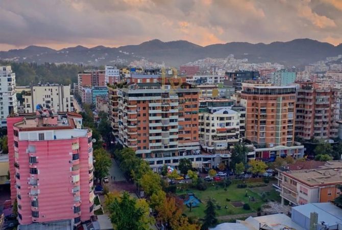 Ambient biznesi me qera 3+1 ne Tirane - 1,400 Euro