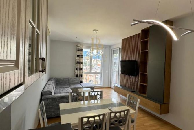 Shtepi me qera 2+1 ne Tirane - 750 Euro