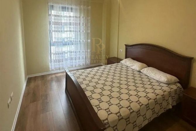 Shtepi me qera Apartament ne Tirane, 2+1, Mobilimi E mobiluar, Pagesa 700  Euro.