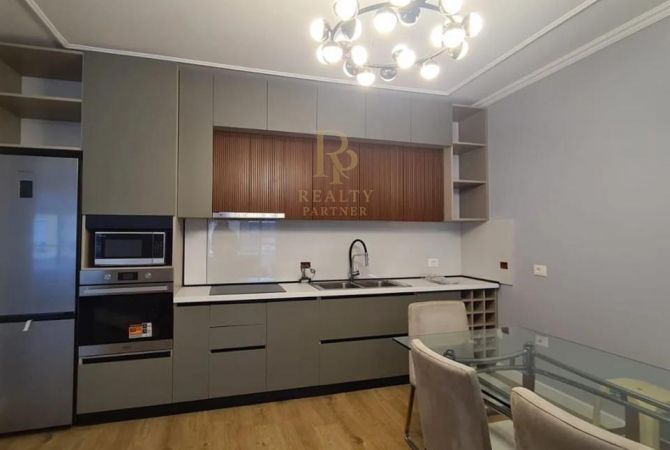 Shtepi me qera 2+1 ne Tirane - 1,000 Euro