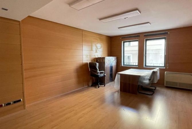 Ambient biznesi me qera 3+1 ne Tirane - 3,500 Euro