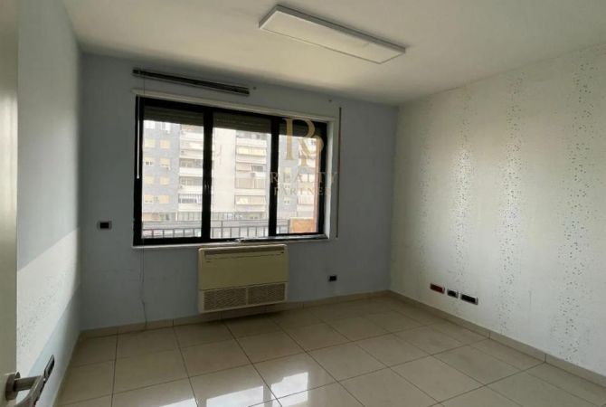 Ambient biznesi me qera 3+1 ne Tirane - 3,500 Euro