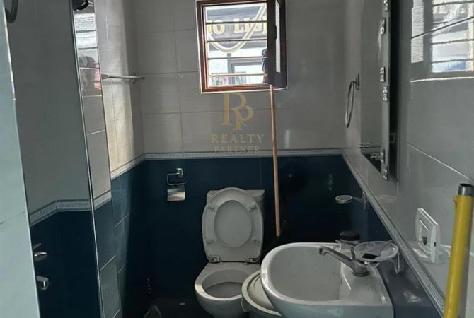 Ambient biznesi me qera 3+1 ne Tirane - 750 Euro