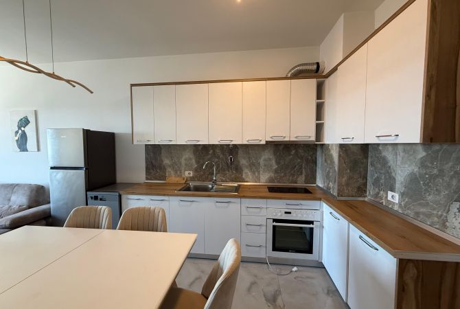 Shtepi me qera Apartament ne Tirane, 2+1, Mobilimi E mobiluar, Pagesa 700  Euro.