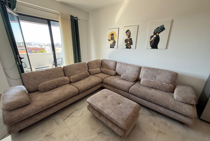 Shtepi me qera Apartament ne Tirane, 2+1, Mobilimi E mobiluar, Pagesa 700  Euro.