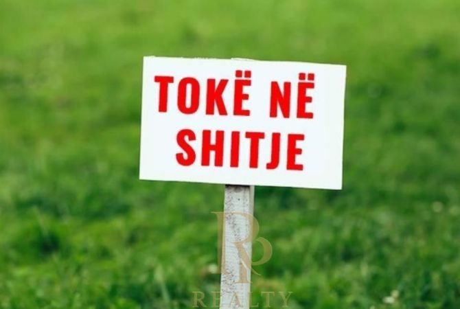 Truall ose Toke  ne Tirane - 400,000 Euro