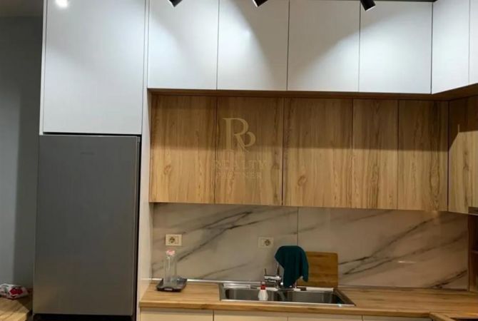 Shtepi ne shitje Apartament ne Tirane, 1+1, Mobilimi E mobiluar, Pagesa 102,000  Euro.