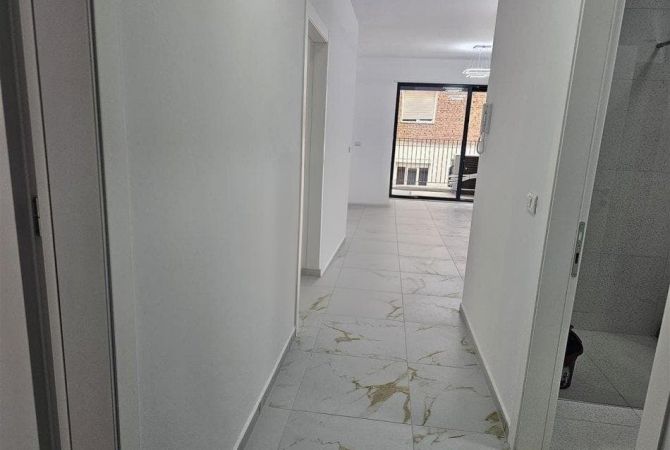 Ambient biznesi me qera 3+1 ne Tirane - 700 Euro