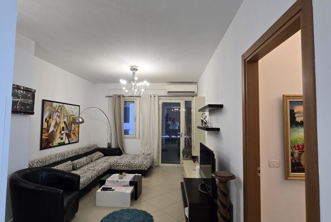 Shtepi me qera 2+1 ne Tirane - 600 Euro