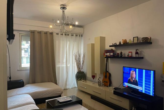 Shtepi me qera Apartament ne Tirane, 2+1, Mobilimi E mobiluar, Pagesa 600  Euro.