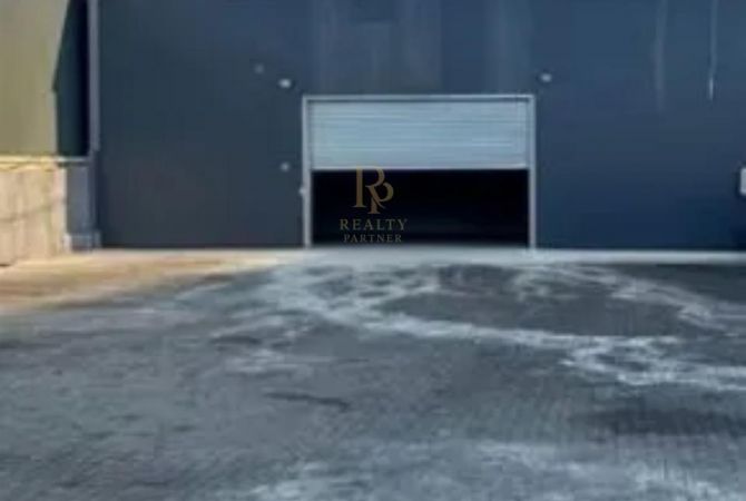 Ambient biznesi me qera 4+1 ne Tirane - 1,300 Euro