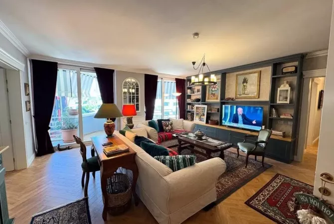 Shtepi me qera 2+1 ne Tirane - 2,500 Euro