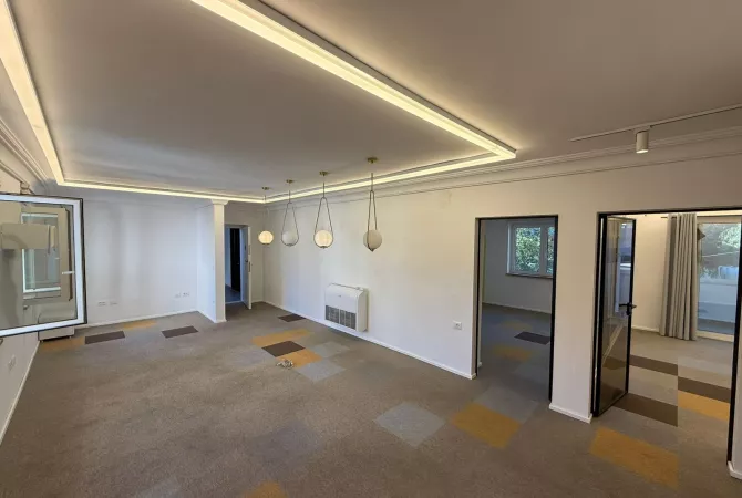 Ambient biznesi me qera 3+1 ne Tirane - 2,000 Euro