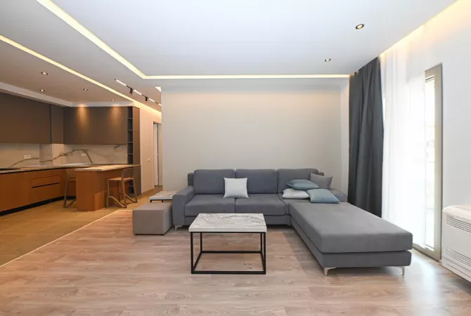 Shtepi me qera 2+1 ne Tirane - 1,300 Euro