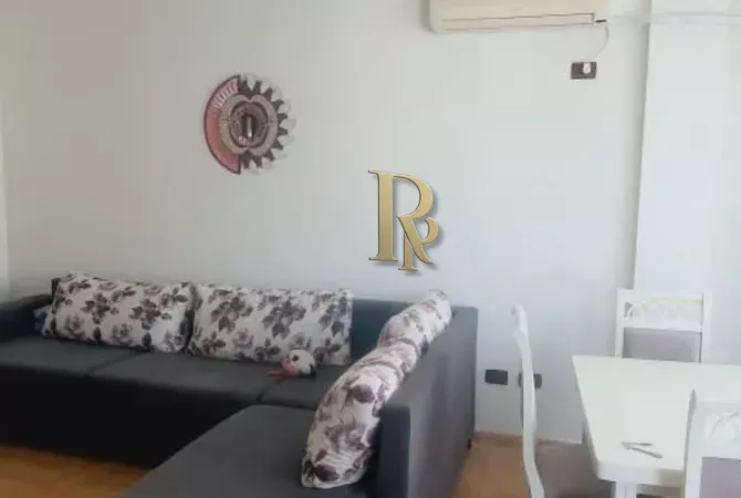 Shtepi ne shitje 1+1 ne Durres - 75,000 Euro