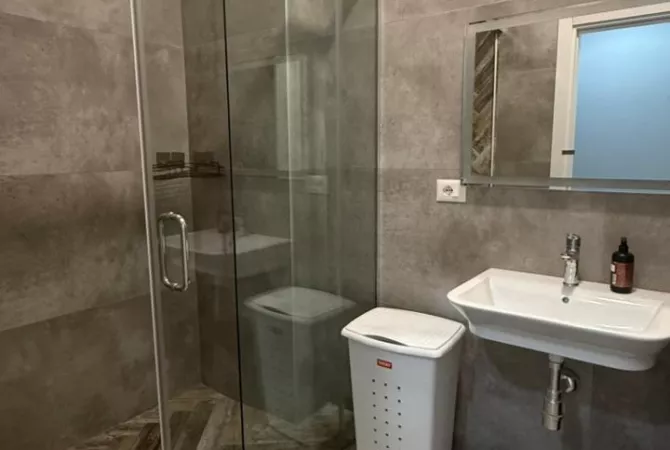 Shtepi me qera 3+1 ne Tirane - 1,200 Euro