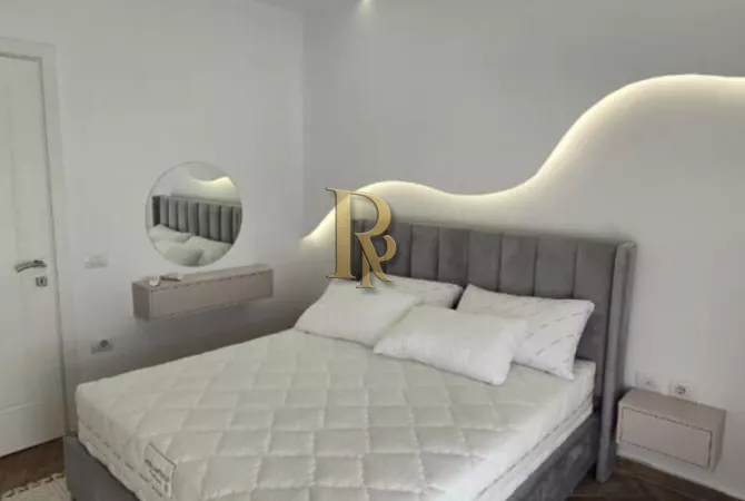 Shtepi ne shitje Apartament ne Tirane, 2+1, Mobilimi Bosh, pa mobiluar, Pagesa 285,000  Euro.