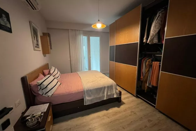 Shtepi ne shitje Apartament ne Tirane, 2+1, Mobilimi E mobiluar, Pagesa 255,000  Euro.