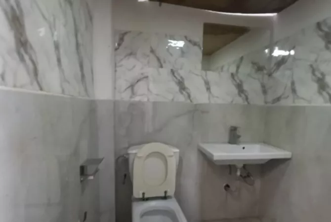 Ambient biznesi me qera 4+1 ne Tirane - 1,300 Euro