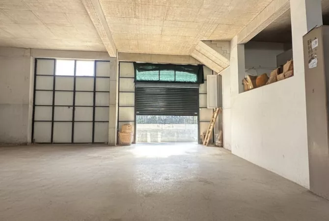 Ambient biznesi me qera 4+1 ne Tirane - 3,600 Euro