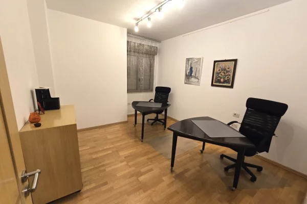 Business Property for Rent 3+1 in Tirana - 1,100 Euro