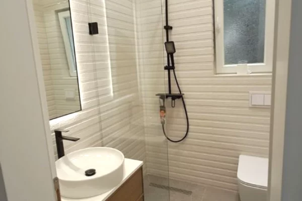 Shtepi me qera Apartament ne Tirane, 3+1, Mobilimi E mobiluar, Pagesa 1,500  Euro.