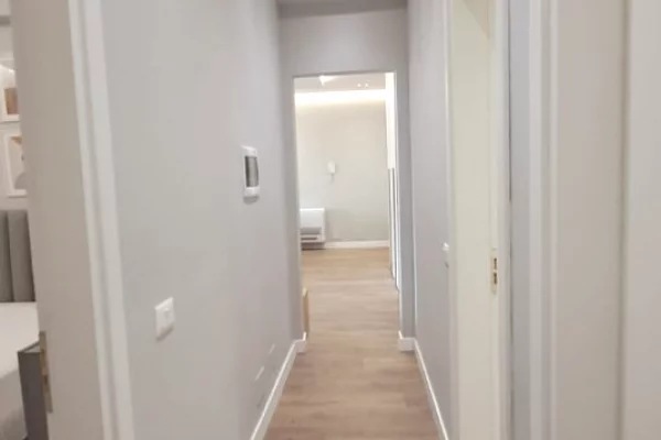 Shtepi me qera Apartament ne Tirane, 3+1, Mobilimi E mobiluar, Pagesa 1,500  Euro.