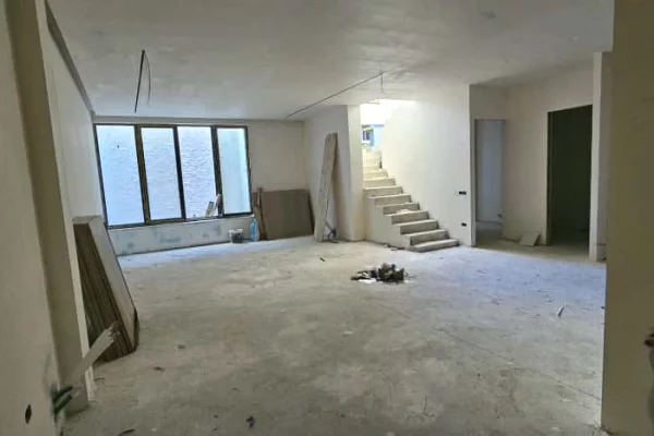 House for Sale 5+1 in Tirana - 780,000 Euro