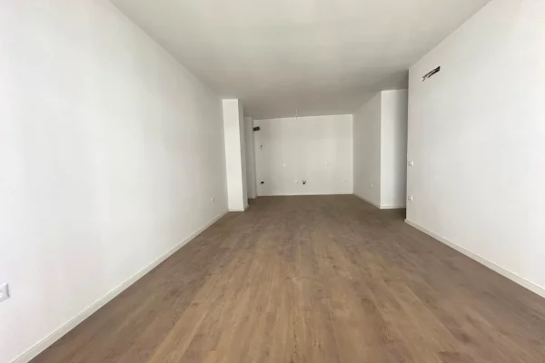 Shtepi ne shitje Apartament ne Tirane, 2+1, Mobilimi Bosh, pa mobiluar, Pagesa 182,000  Euro.