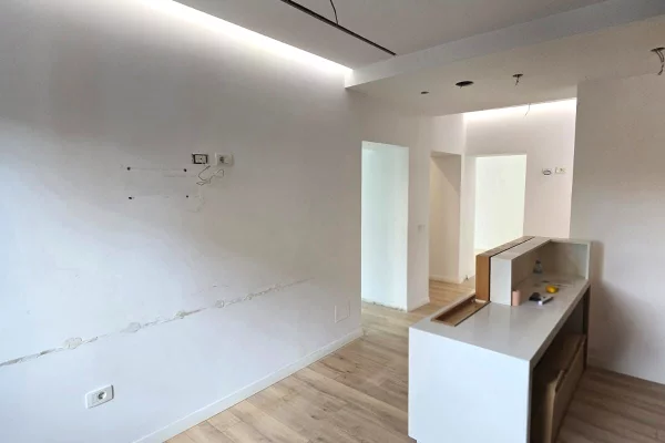 Business Property for Rent 3+1 in Tirana - 1,500 Euro