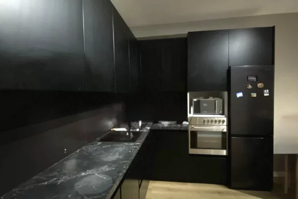 Shtepi ne shitje Apartament ne Tirane, 2+1, Mobilimi E mobiluar, Pagesa 140,920  Euro.