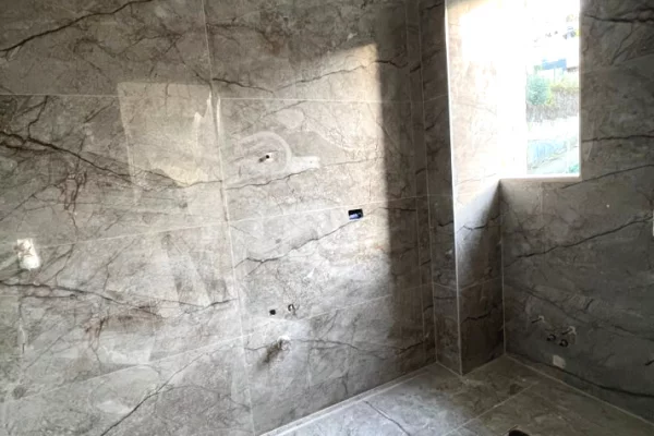 Shtepi me qera 3+1 ne Tirane - 2,000 Euro