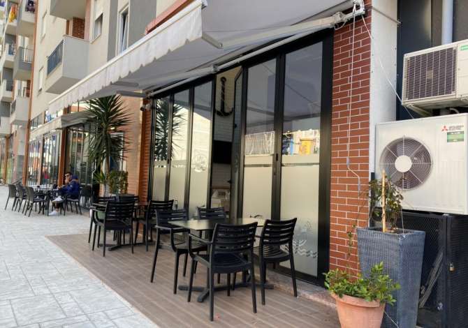 Jepet me qira Restorant peshku prane tregut te Medresese