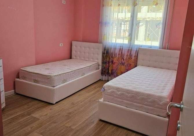 Shtepi ne shitje Apartament ne Tirane, 3+1, Mobilimi E mobiluar, Pagesa 248,000  Euro.