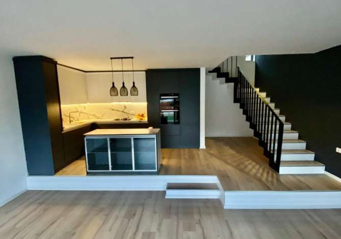 Shtepi me qera 2+1 ne Tirane - 1,400 Euro